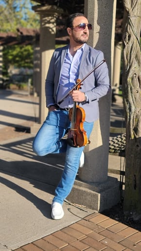 Gallery photo 4 of Samuel Violinist