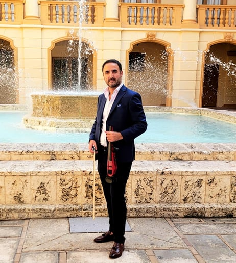 Gallery photo 1 of Samuel Violinist
