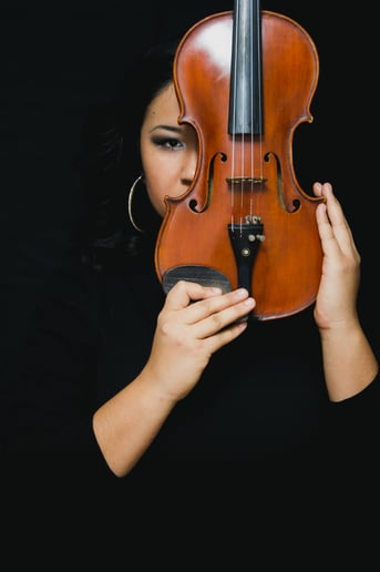 Gallery photo 3 of Chicago wedding violinist Tamila Viola