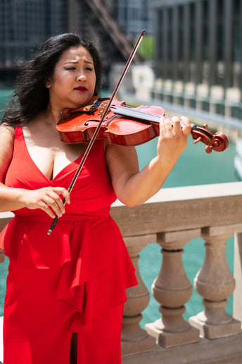 Gallery photo 5 of Chicago wedding violinist Tamila Viola