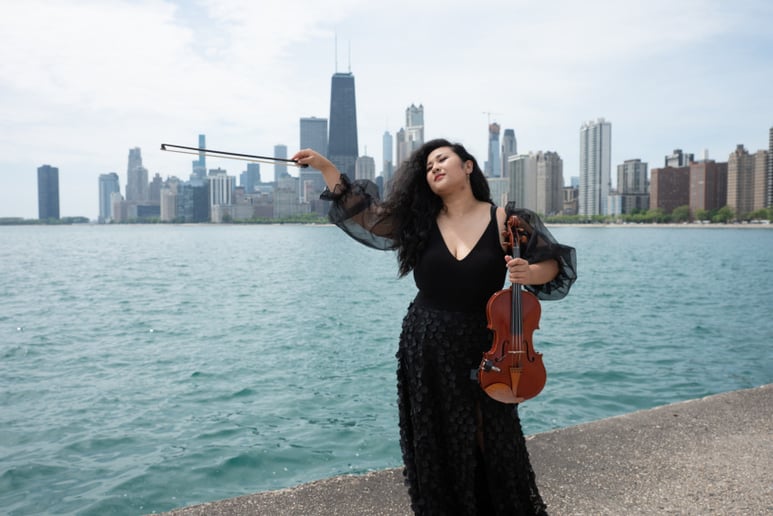 Gallery photo 7 of Chicago wedding violinist Tamila Viola
