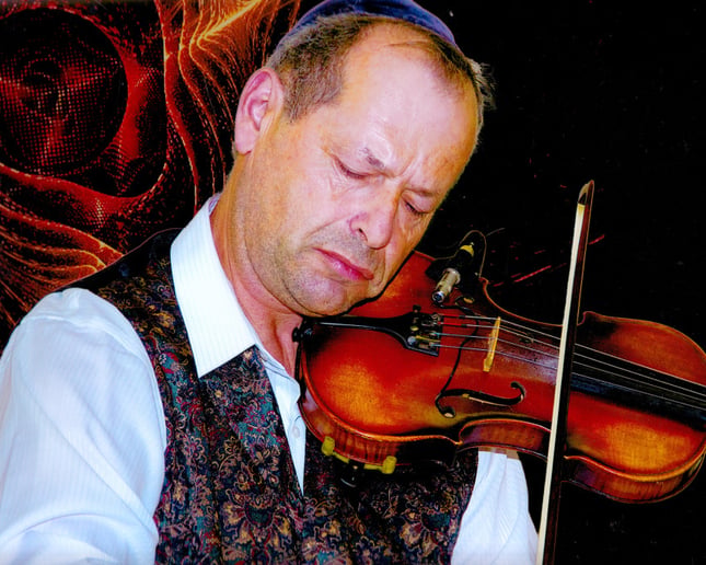 Gallery photo 8 of Zoriy Z. Zinger - Strolling Violinist