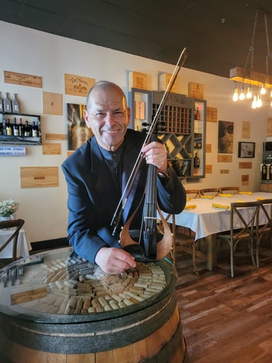 Gallery photo 12 of Zoriy Z. Zinger - Strolling Violinist