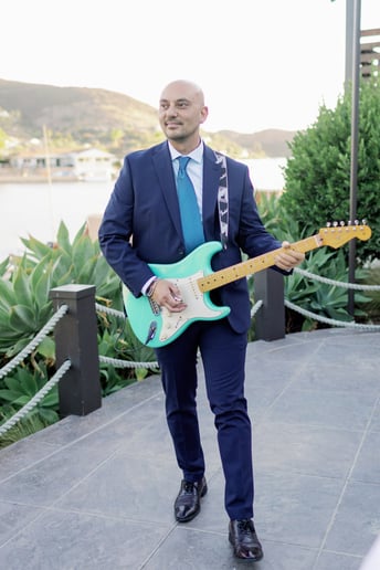 Gallery photo 2 of Suave Guitarist
