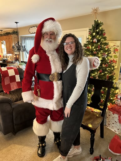 Gallery photo 3 of Suitcase Santa