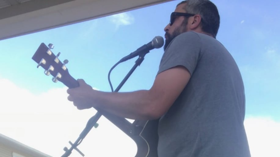 Gallery photo 3 of Sully Solo Music