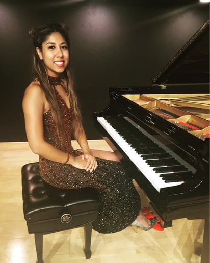 Gallery photo 14 of Summer Swee-Singh Piano Performances