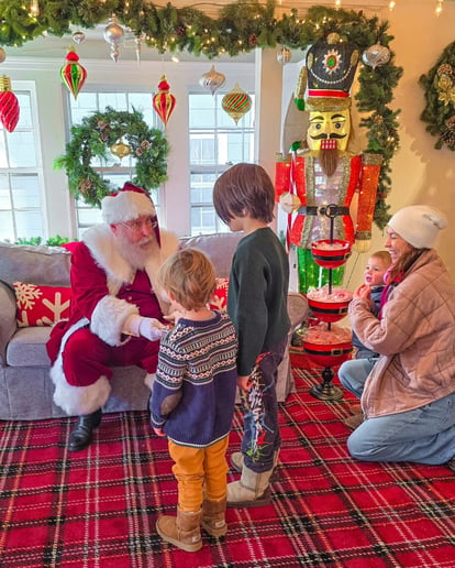 Gallery photo 2 of Summertime Santa