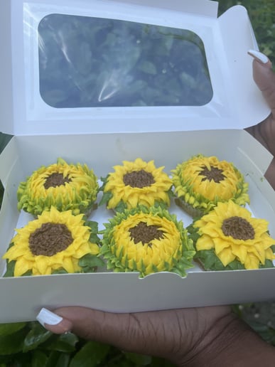 Gallery photo 2 of Sumptuous Bouqcakes