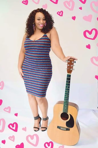 Gallery photo 4 of Sunja Dannette Soulful Singer
