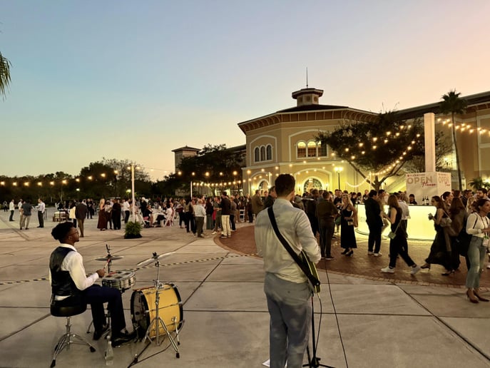 Gallery photo 2 of Sunset Set With Igor Leal