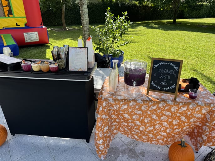Gallery photo 10 of Sunset Sips Mobile Bar