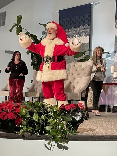 Gallery photo 7 of Santa Richard