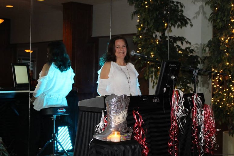 Gallery photo 4 of Susan Landers Kolb, Entertainer