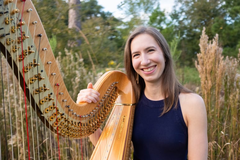 Gallery photo 2 of Susanna Wang, Harpist