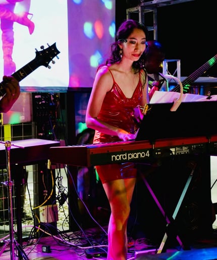 Gallery photo 1 of Susanna Lee band