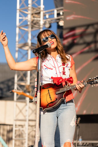 Gallery photo 1 of Susie Brown Band