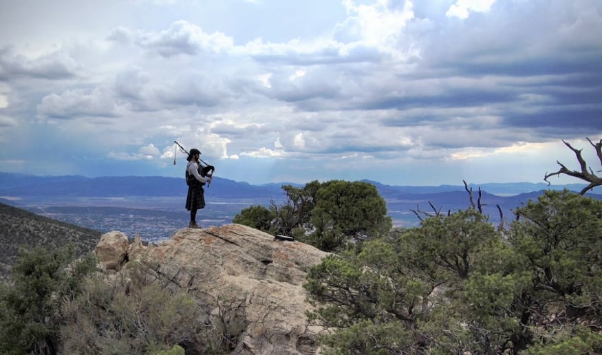 Gallery photo 1 of Sutherland Bagpiper