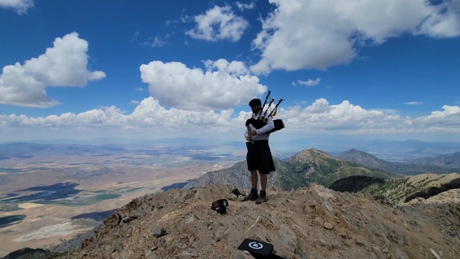 Gallery photo 2 of Sutherland Bagpiper