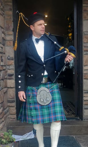 Gallery photo 3 of Sutherland Bagpiper