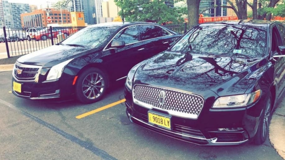 Gallery photo 1 of SUV Chicago Limo