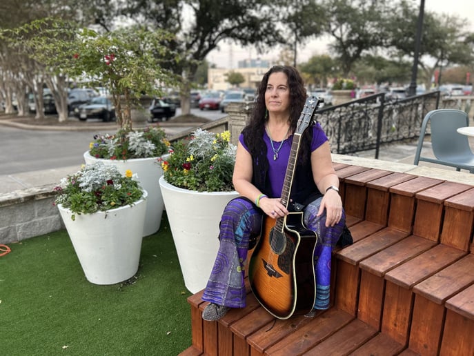 Gallery photo 1 of Suzanne's Band