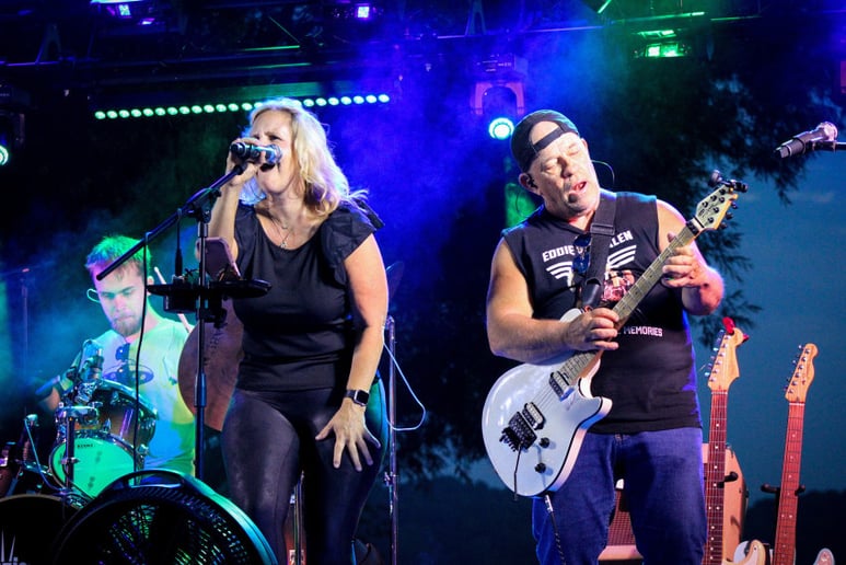 Gallery photo 3 of Suzie & the Detonators
