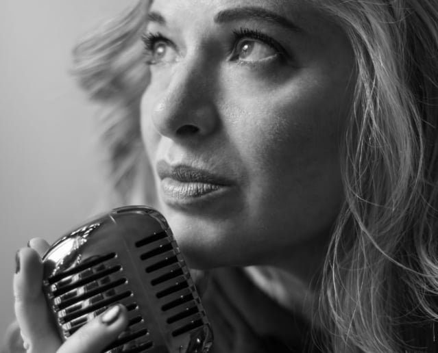 Gallery photo 3 of Susan Saar (Suzy & the Gents)