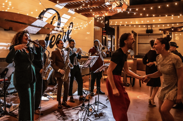 Gallery photo 24 of Svetlana & The Delancey Five