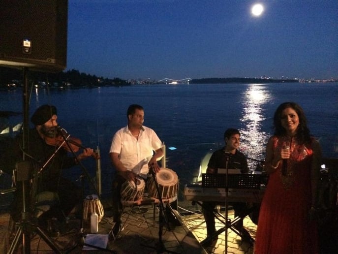 Gallery photo 2 of Swati Mishra Music