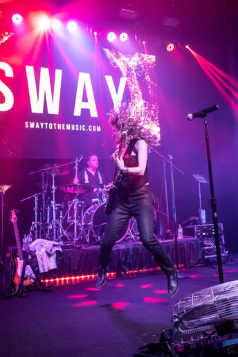 Gallery photo 4 of Sway