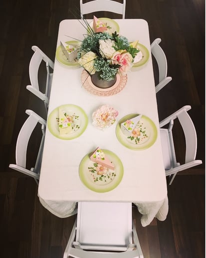 Gallery photo 1 of Sweet Petite Seating