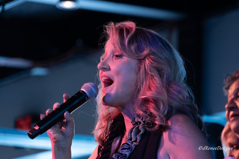 Gallery photo 2 of Cindy Smith, Vocalist