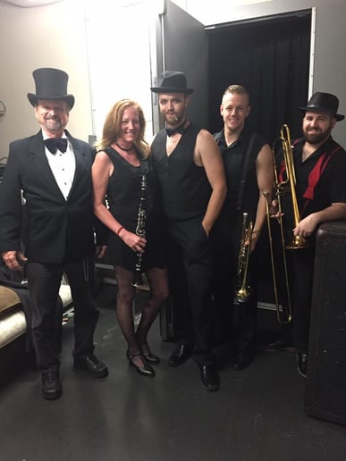Gallery photo 1 of Swinging Music