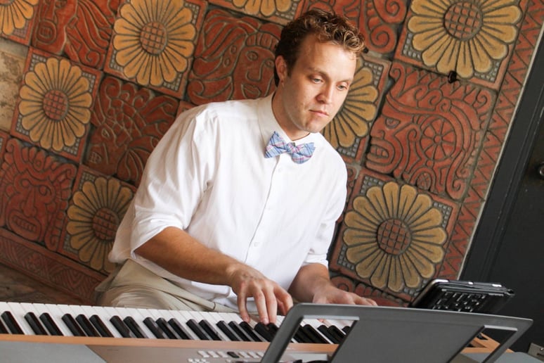 Gallery photo 7 of Swinging Music