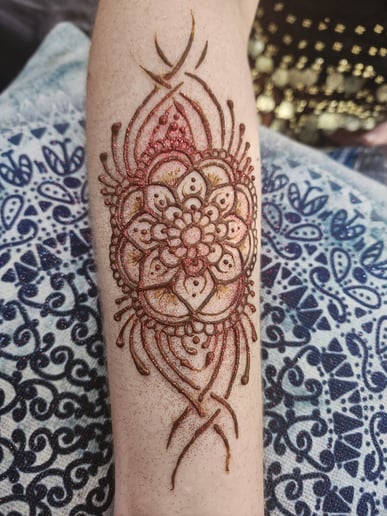 Gallery photo 4 of Swirls and Twirls Body Art
