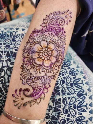 Gallery photo 6 of Swirls and Twirls Body Art