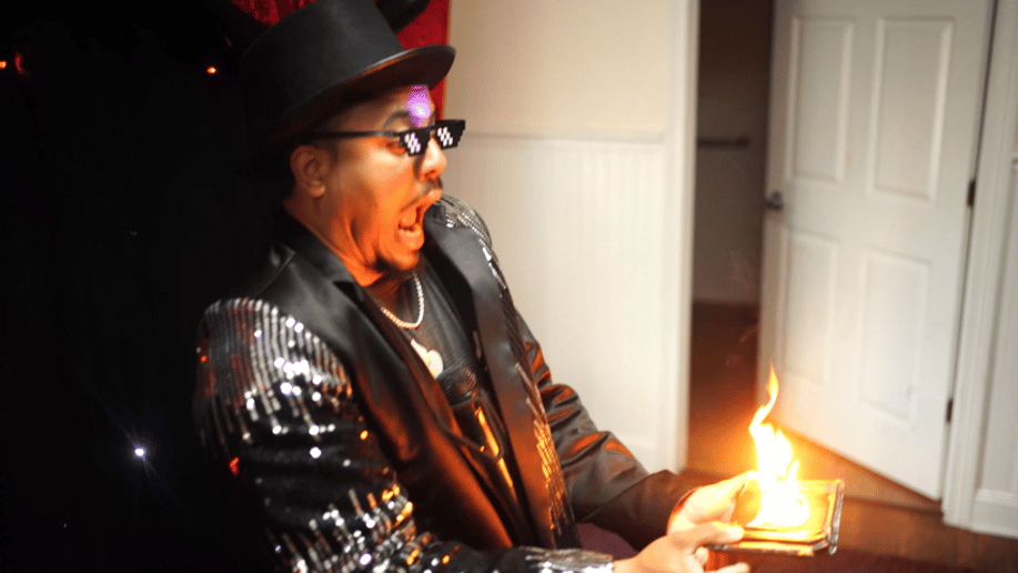 Gallery photo 2 of Tada Magician