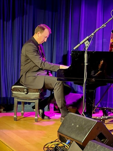 Gallery photo 1 of Tal Taylor - Event and Cocktail Pianist