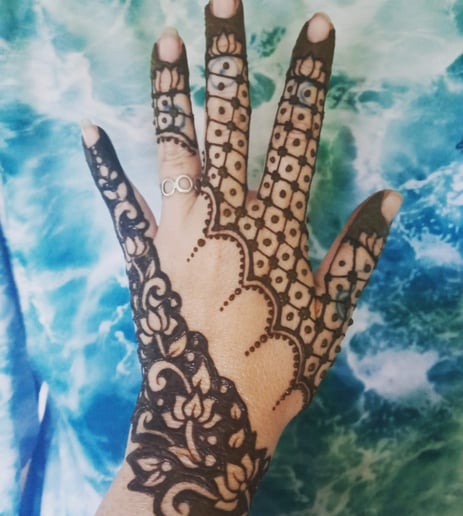 Gallery photo 6 of Talia Moon Henna