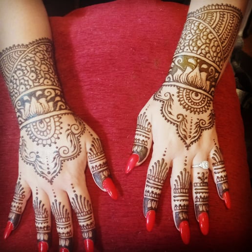 Gallery photo 8 of Talia Moon Henna