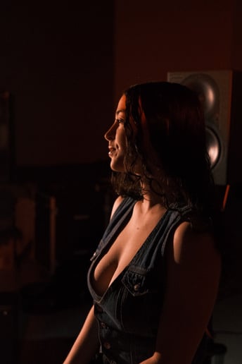 Gallery photo 4 of Talia Pearl