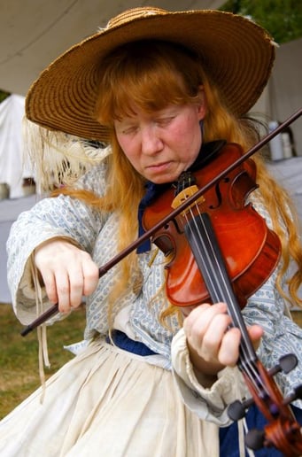 Gallery photo 2 of Moira Levant, Violinist and Fiddler