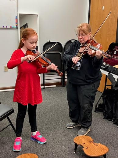 Gallery photo 5 of Moira Levant, Violinist and Fiddler