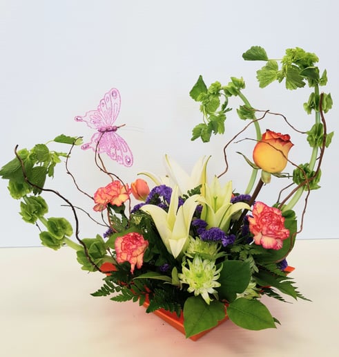 Gallery photo 7 of Tall Juniper wedding florals