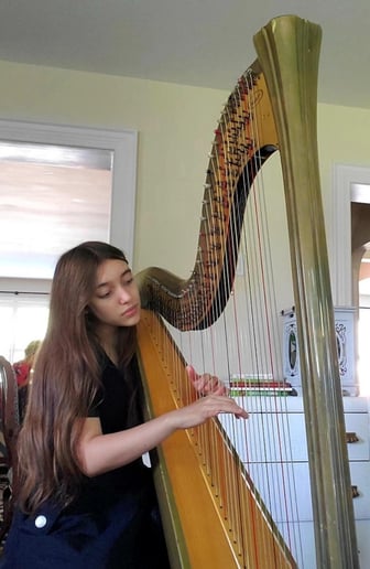 Gallery photo 2 of Talya Kaplan, Harpist