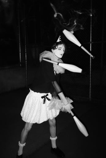 Gallery photo 7 of Daisy Voo - Comedy Juggling and Magic