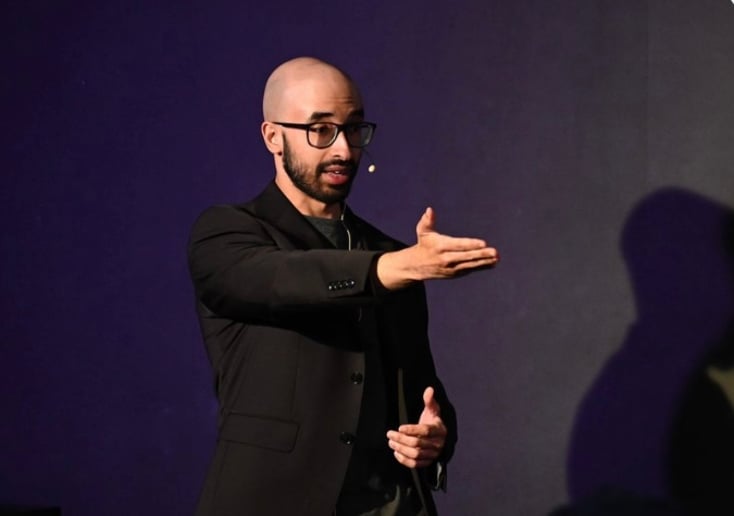 Gallery photo 4 of Tarek Zawi- Professional Magician