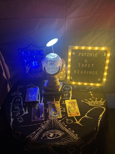 Gallery photo 1 of Tarot by Fatima