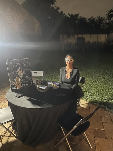 Gallery photo 3 of Tarot Card Palm and Energy Reading